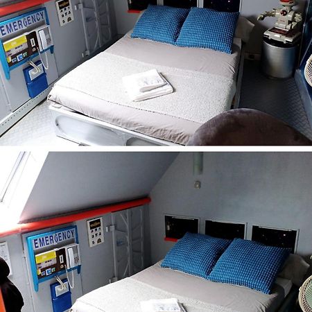 Le Lion Dort Bed & Breakfast Cormeilles-en-Parisis Bagian luar foto